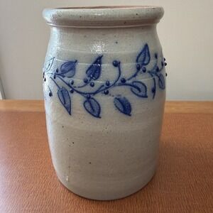 Vtg Rare Salmon Falls Pottery Blueberry Vine 6.5" Crock 1992
